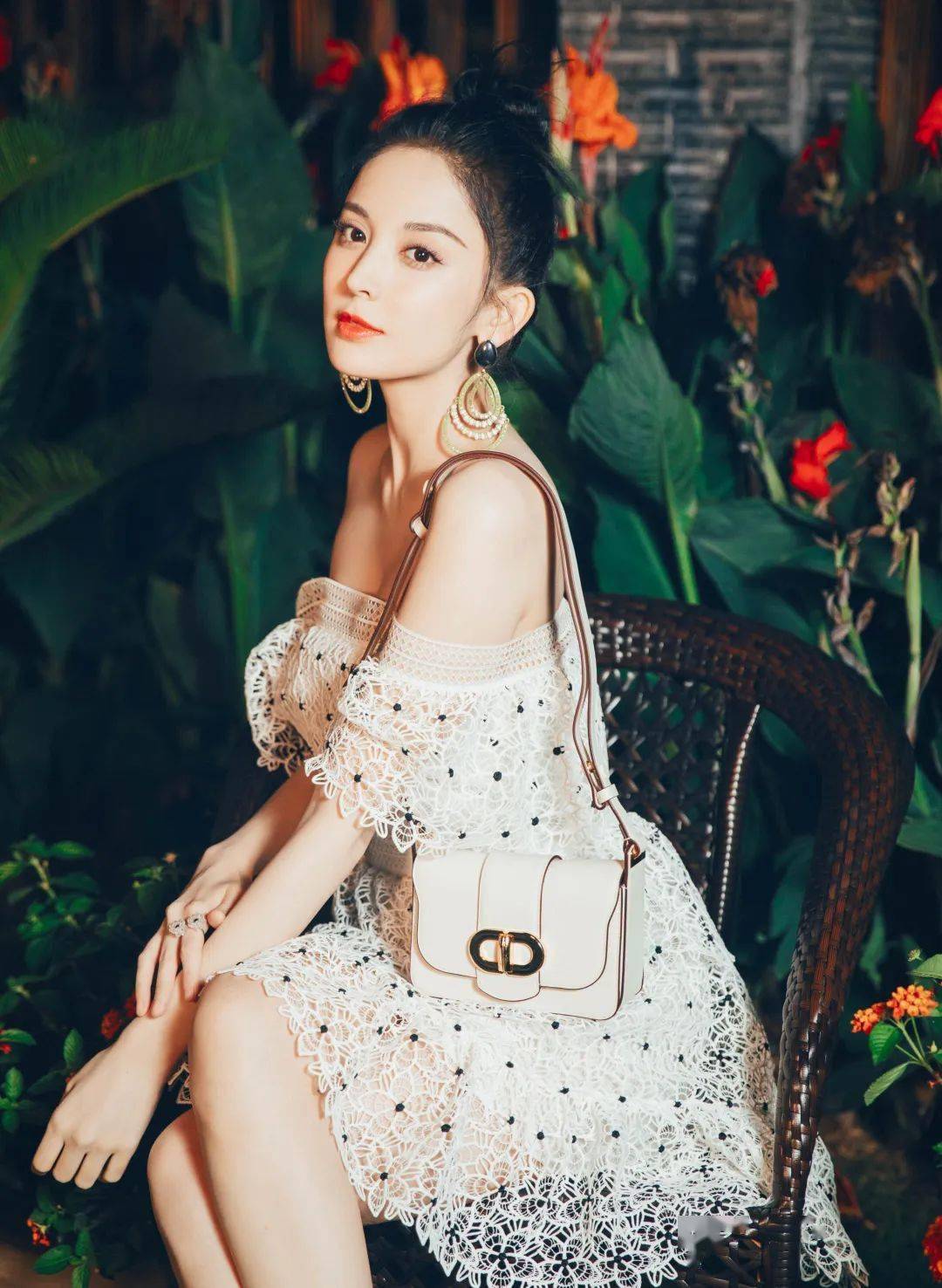 50%純純少女感 + 50%撩人小性感的 “ 純欲風(fēng) ” 穿搭也太好看了吧！