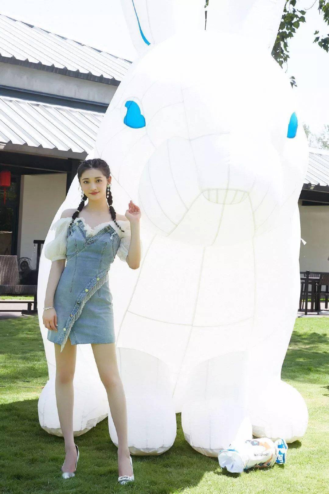 跟著明星學(xué)穿搭，今年流行這4種穿搭！