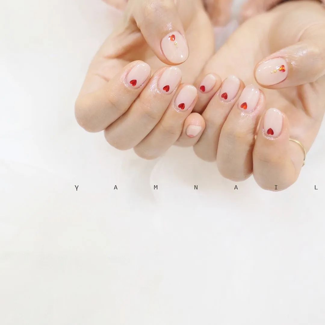 最簡(jiǎn)單也是最高級(jí)的極簡(jiǎn)風(fēng)美甲