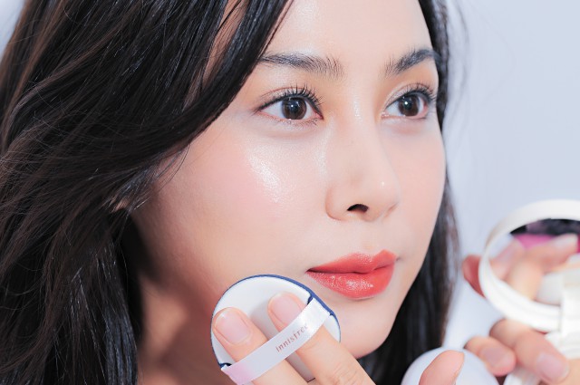 用完氣墊bb后需要散粉定妝嗎，新手女孩需要了解產(chǎn)品之前的區(qū)別