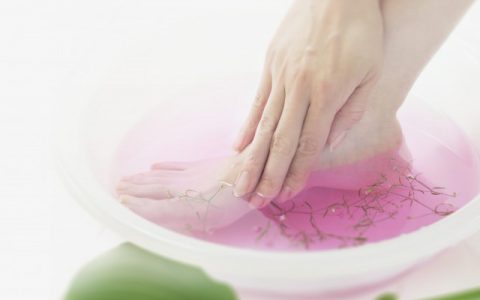 精油可以泡腳嗎，了解這些對(duì)你有幫助