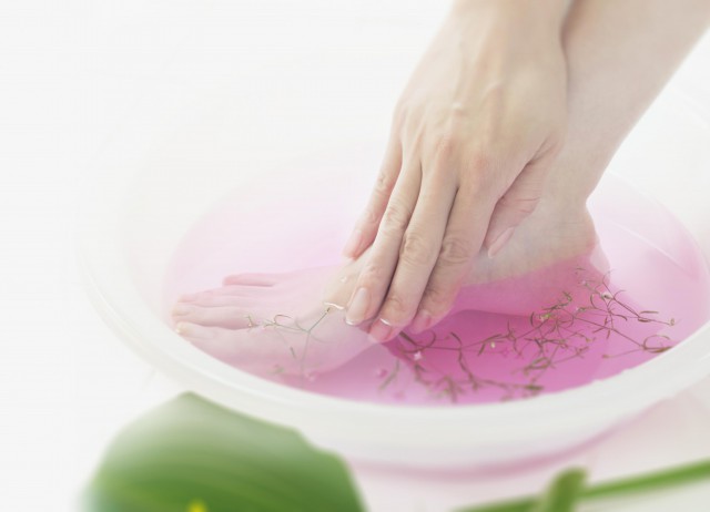 精油可以泡腳嗎，了解這些對(duì)你有幫助
