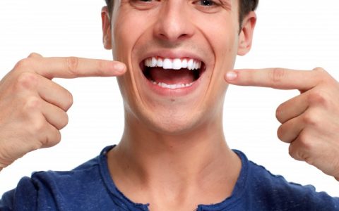 解析牙齒有黃垢怎么辦，如何緩解口腔問(wèn)題