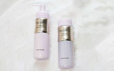 黛珂先乳后水那精華呢 護膚品使用順序
