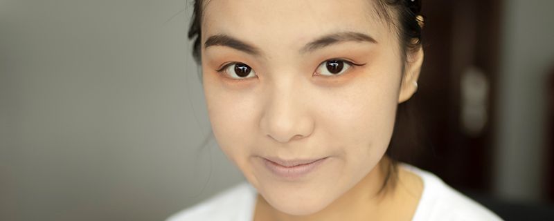 掌握冬季眼妝畫法 冬天依然可以閃閃發(fā)光