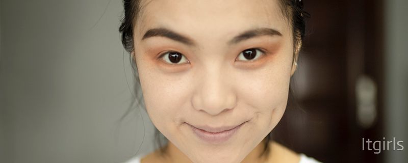 雙眼皮貼為什么都倒著貼 倒著貼更容易成型
