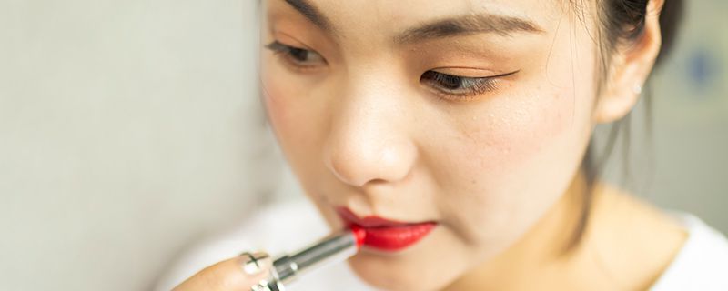 甜美妝容畫(huà)法 增添個(gè)人甜美氣質(zhì)