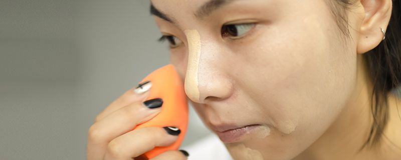 改善脫妝小能手 拒絕面部假白浮粉