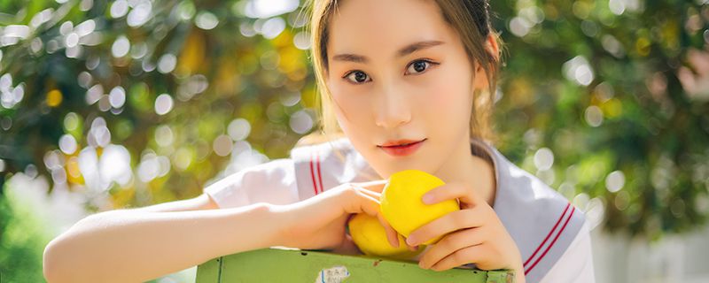 口紅怎么涂嘴唇不干 給唇部足夠的滋潤(rùn)