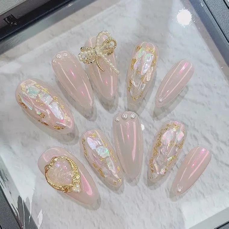 超溫柔的新娘甲，拍婚紗照最合適！