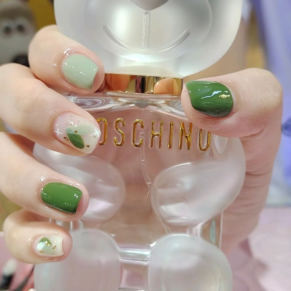 原來亂涂亂畫的美甲也能這么好看！這里有你喜歡的嗎？