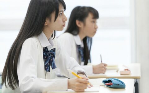 送閨蜜的話，知否知否應(yīng)是閨中密友