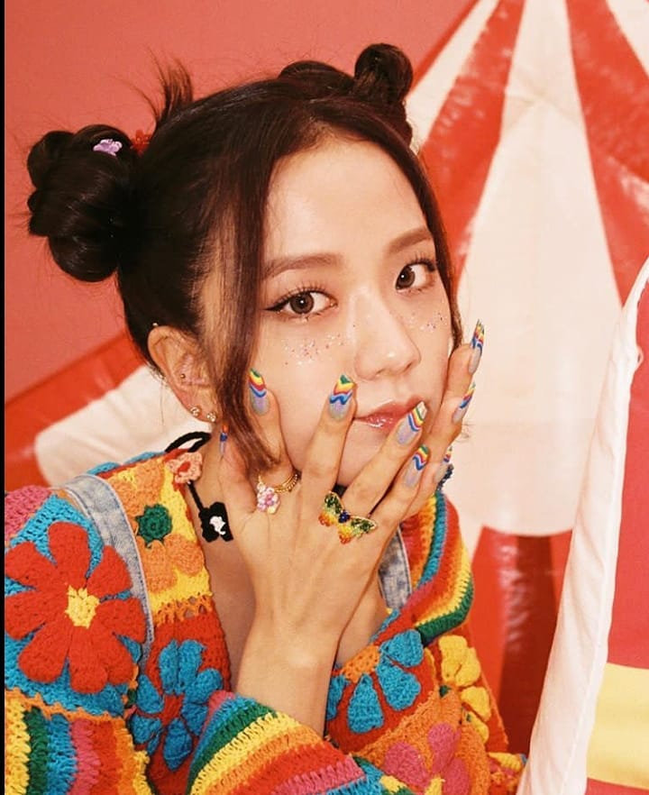 小熊軟糖、美式貼紙風(fēng)超可愛！BLACKPINK、賽琳娜新歌〈Ice Cream〉MV美甲樣式公開，每一款都超萌插圖(13)