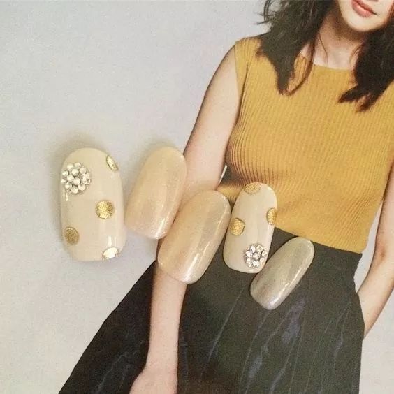美甲如何配衣服？插圖(37)
