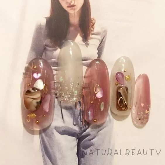 美甲如何配衣服？插圖(27)