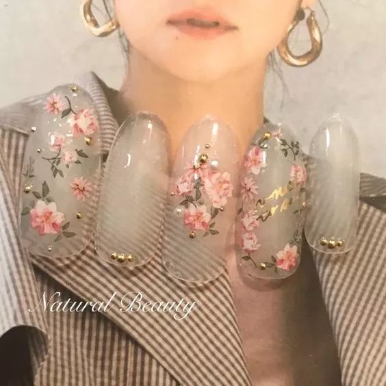 美甲如何配衣服？插圖(24)