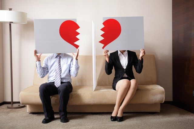 女生把你所有都拉黑了是怎么回事，，讓你知道她在想什么