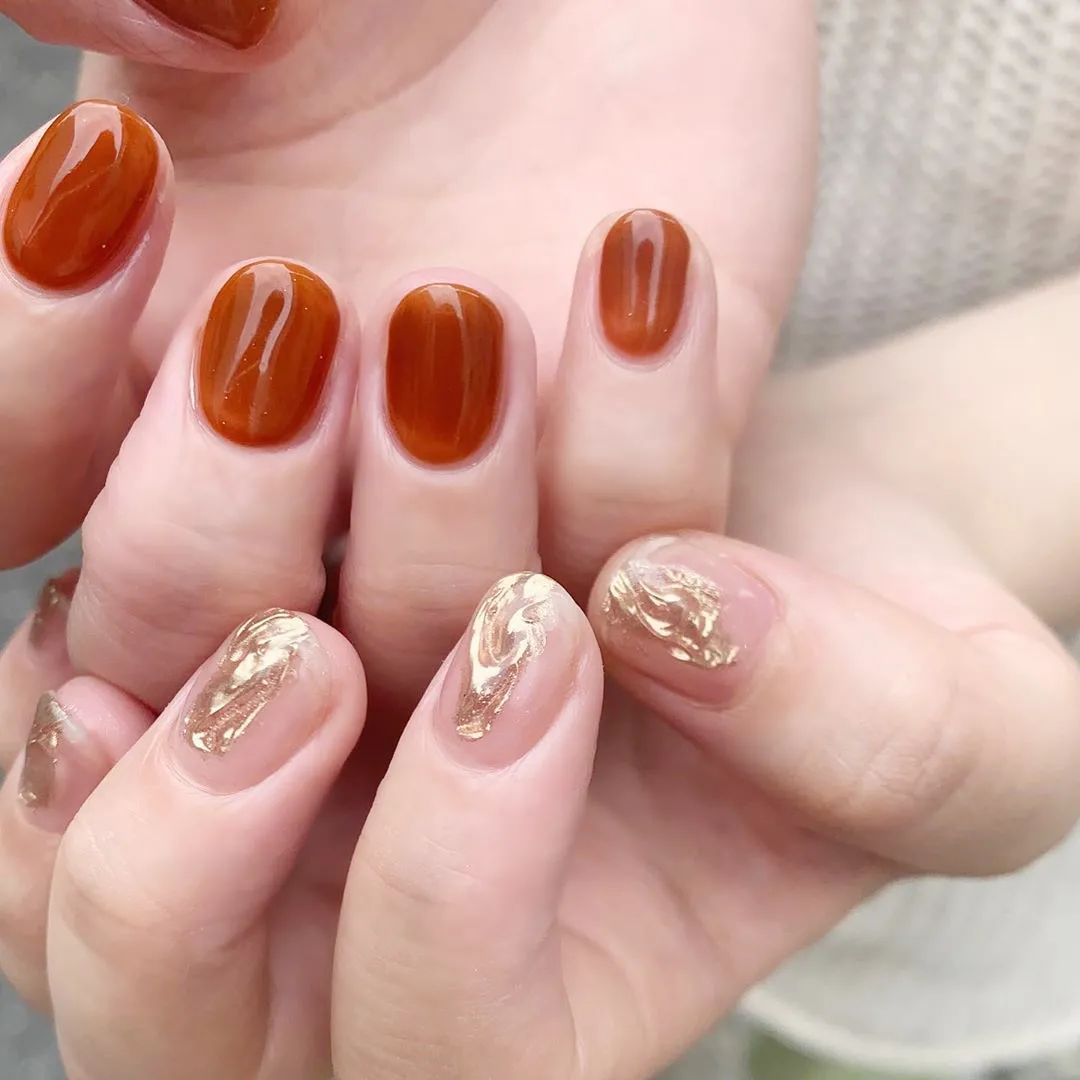 日式不對稱美甲，左右手鴛鴦款！