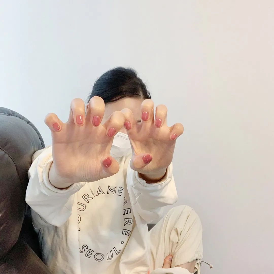 短指甲做什么顏色的美甲最好看？