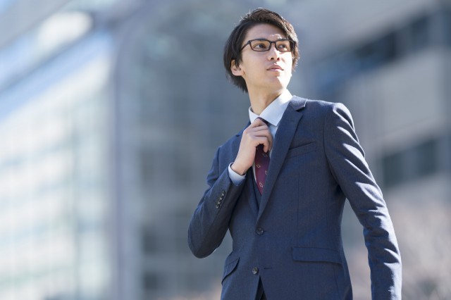 女人對(duì)喜歡她的男人什么表現(xiàn)，女人的這幾種表現(xiàn)代表男生沒(méi)機(jī)會(huì)