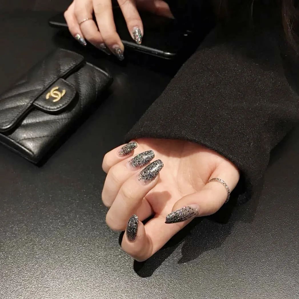 還在發(fā)愁2020年的年會做什么美甲嗎？進來看看吧，有你要的！