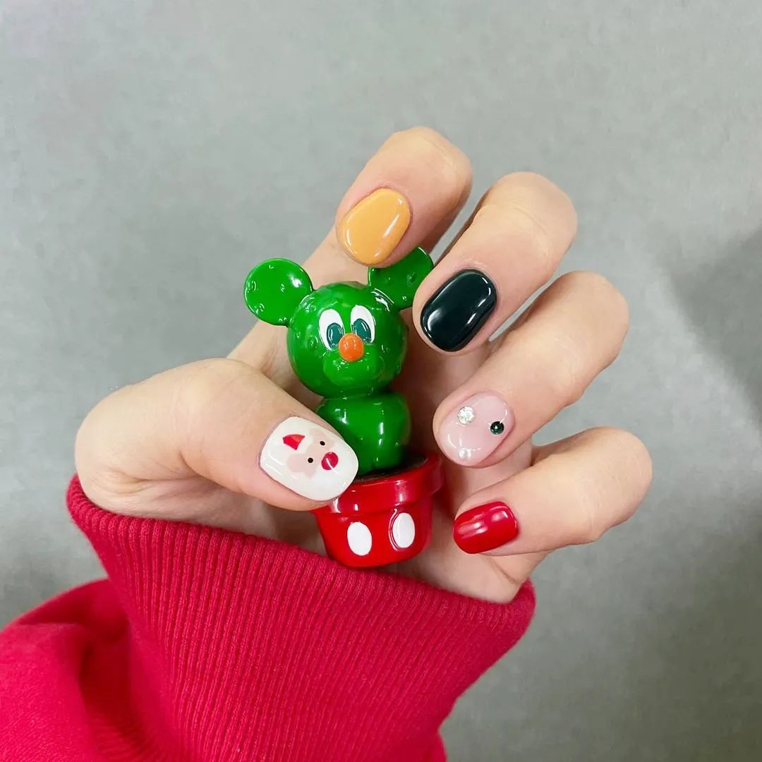 短指甲也適合做的圣誕美甲！