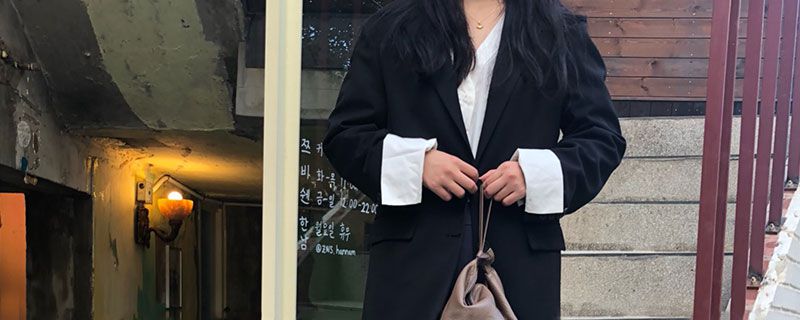厚外套+闊腿褲，冬天這樣穿保暖又洋氣