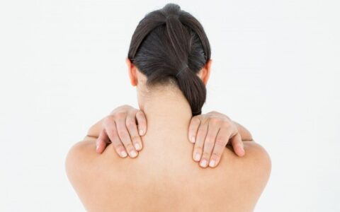 背部長(zhǎng)痘痘怎么辦，有效緩解背部長(zhǎng)痘的方法