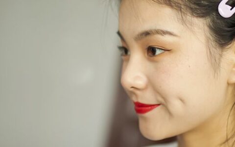 冬天臉上用化妝品搓泥 這些錯(cuò)誤你竟然還在犯
