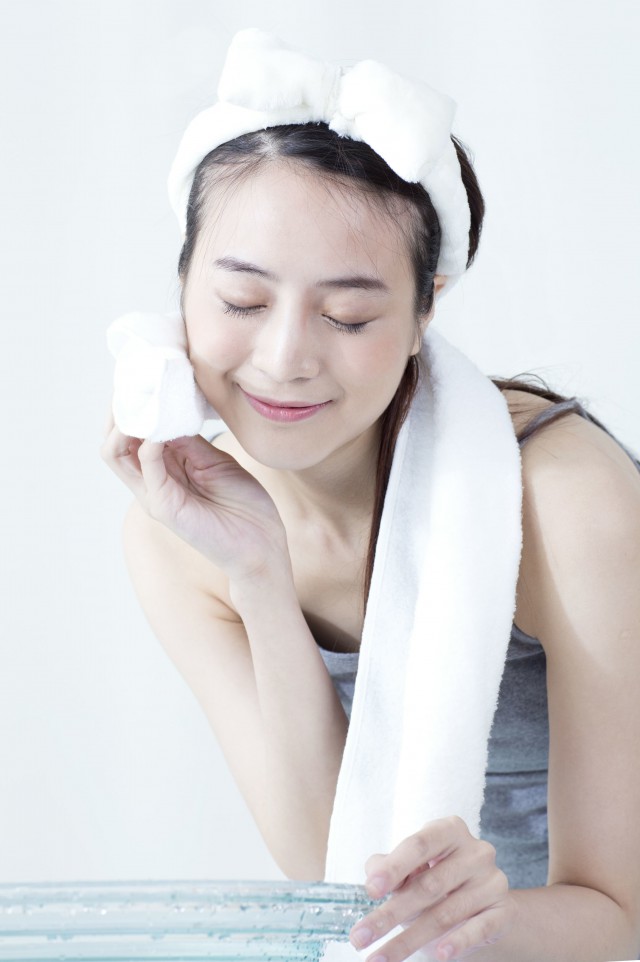 額頭上長青春痘怎么辦，如何有效改善額頭上的痘痘