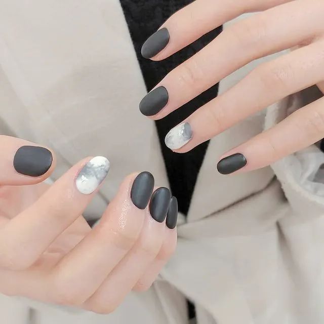 既高級也簡約而且還不花哨的INS風美甲