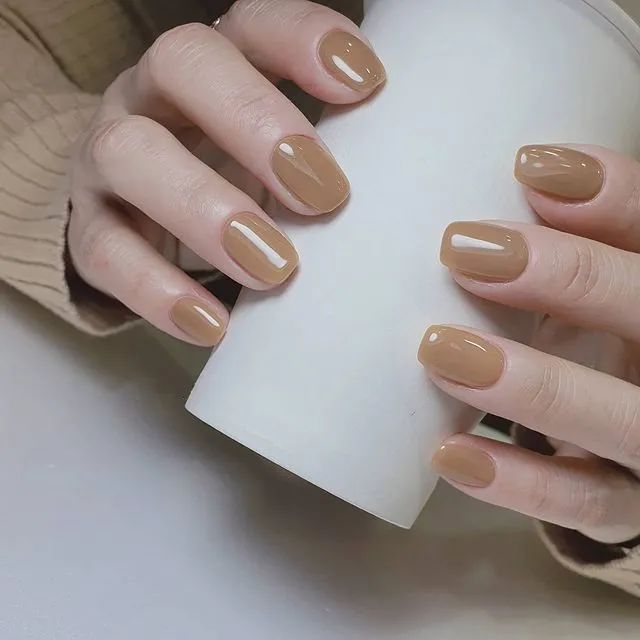 這個(gè)季節(jié)，最適合做哪些純色美甲呢？一起來瞧瞧