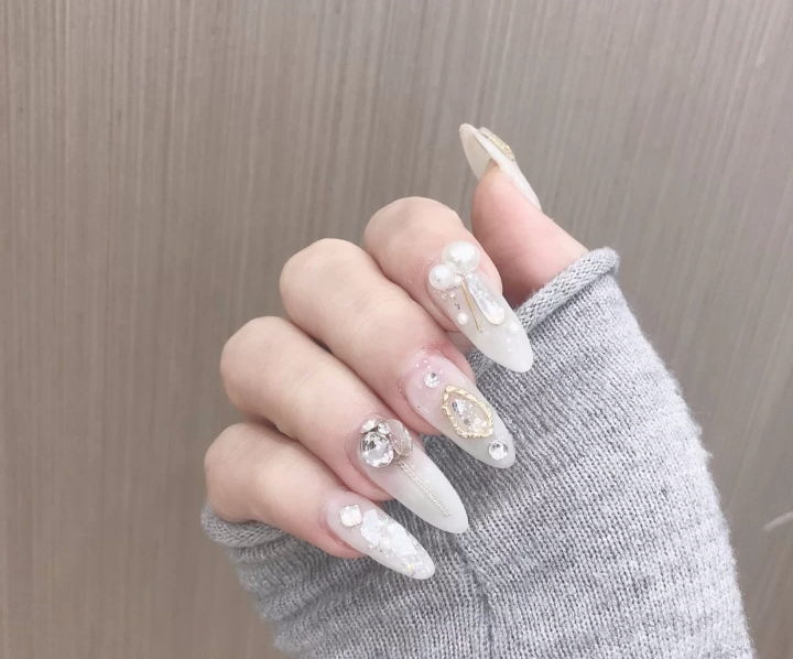 輕奢日式美甲，精致仙女必做的美甲款式