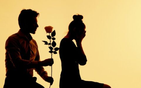 女生對你有好感的征兆，從三個細節(jié)看出女生的小心思