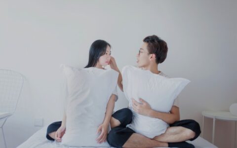異地戀怎么維持，情侶怎么做可以熬過異地戀