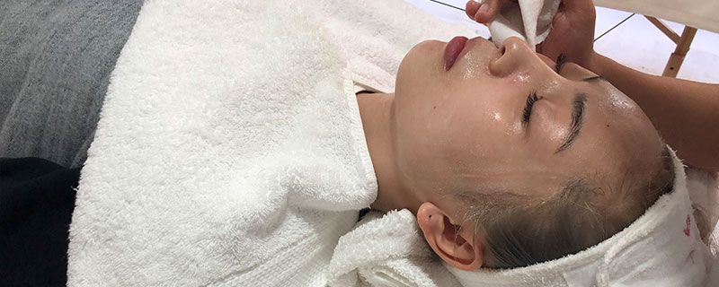 最基本的護(hù)膚知識(shí) 皮膚滋潤(rùn)飽滿有光澤