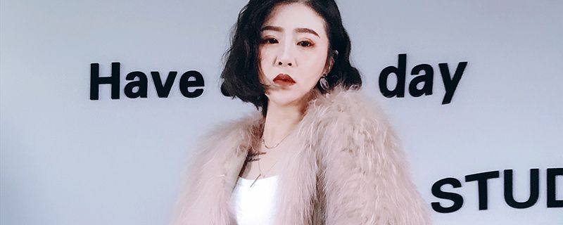 奶茶色衣服搭配顏色 巨美巨洋氣