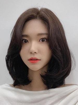 方臉型適合什么發(fā)型，方臉的女生選擇發(fā)型應該注意哪些