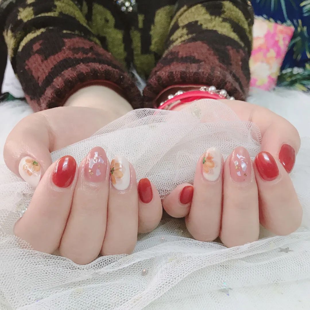 超火的春夏花花美甲，既仙又美