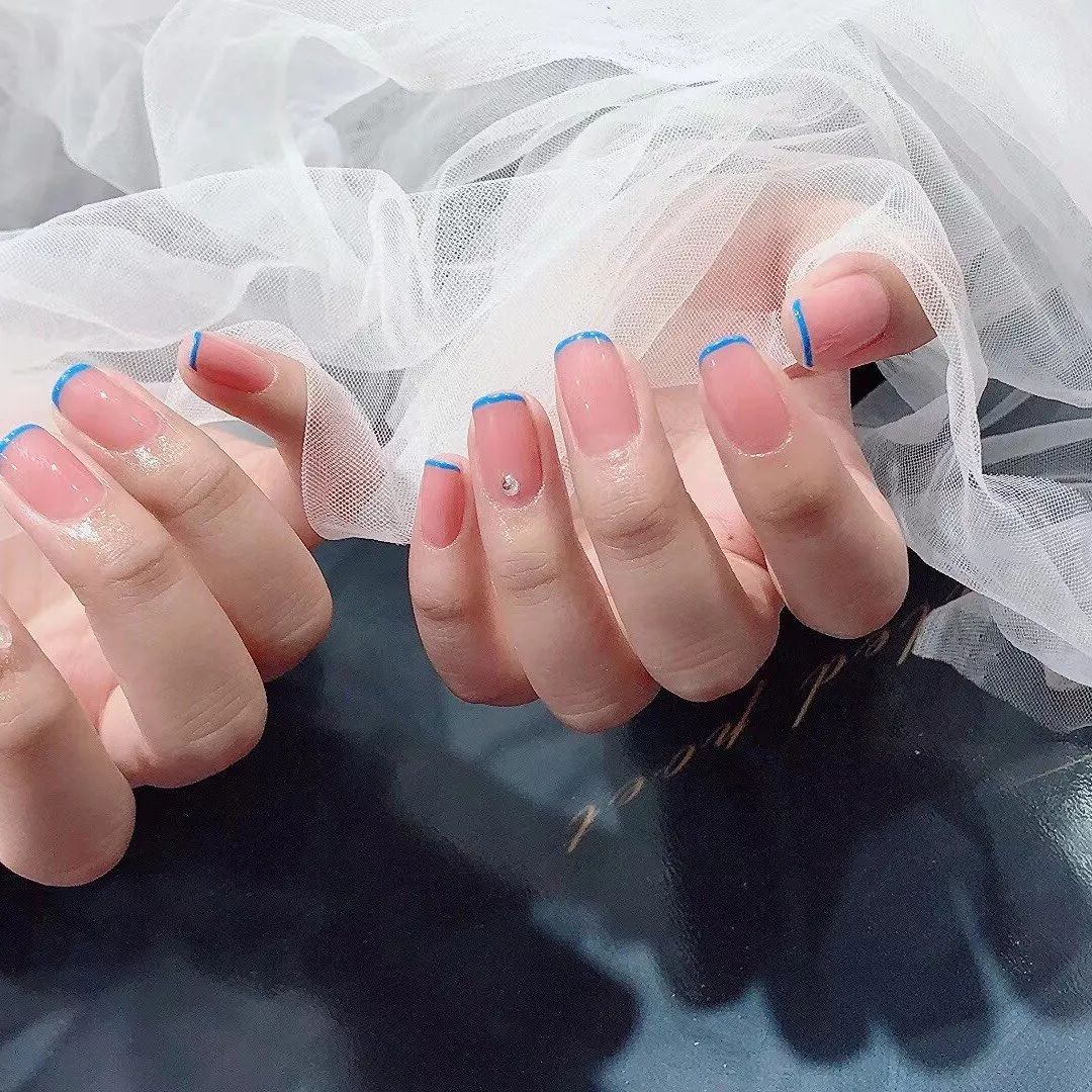 2021年高級感滿滿的法式甲！美得你不要不要的