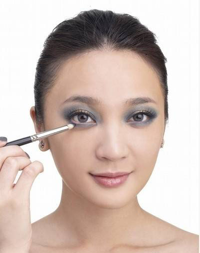 煙暈眼妝教程，煙暈眼妝步驟教程