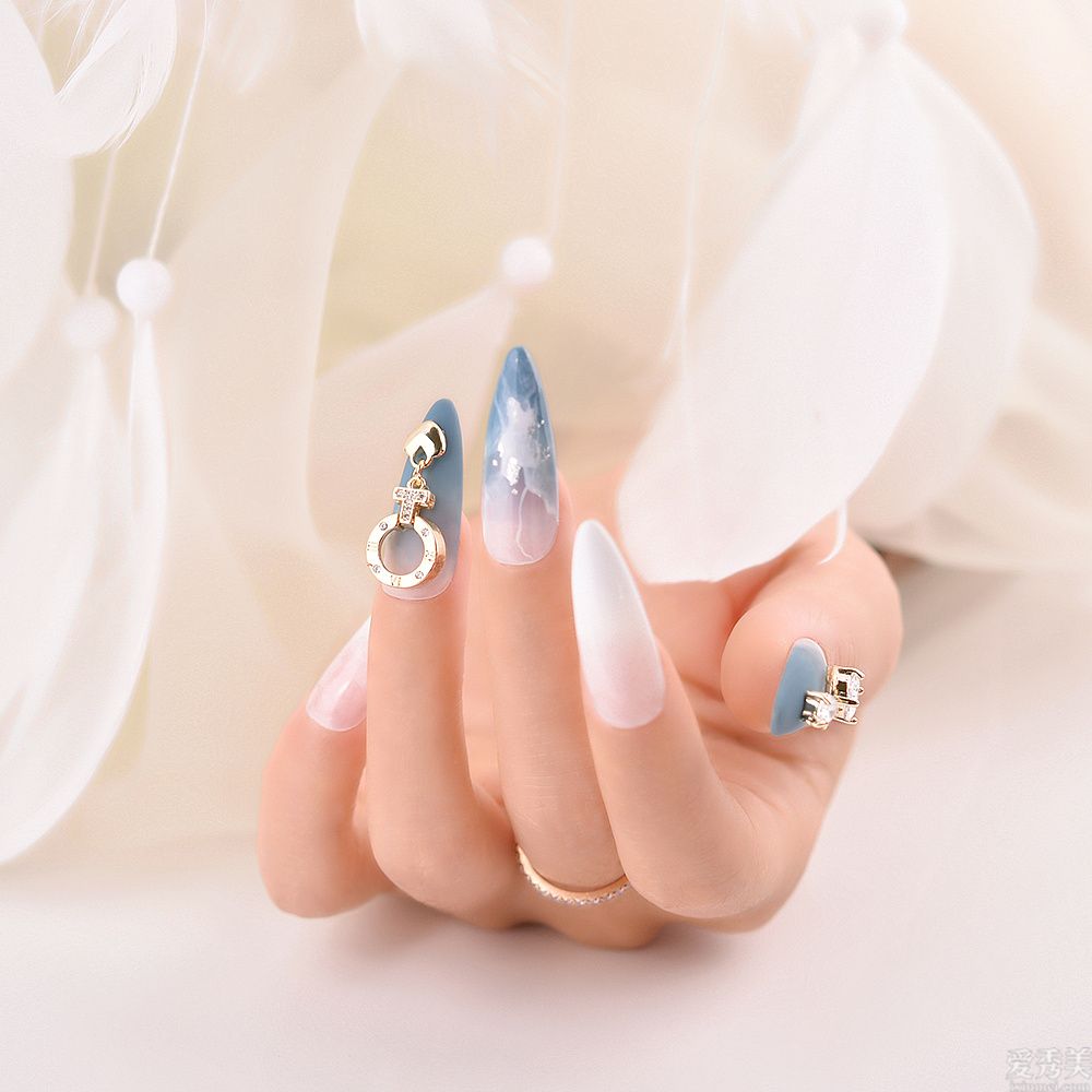 DIY扮萌小襯衫美甲實(shí)例教程