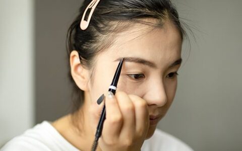 英氣的眉毛怎么畫