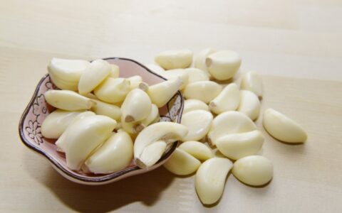 白發(fā)怎么治，教你如何用食材改善長(zhǎng)白發(fā)的問(wèn)題