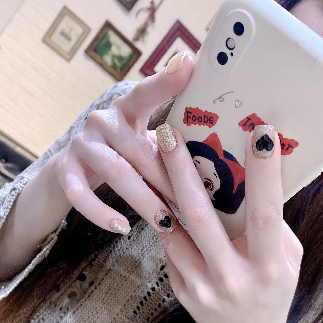 近期（2022夏季）點(diǎn)贊量最高的30款美甲推薦！