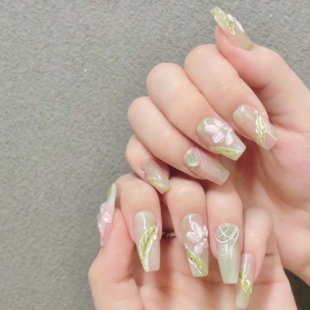 春夏氛圍感超強(qiáng)的綠色系美甲，清新又顯白