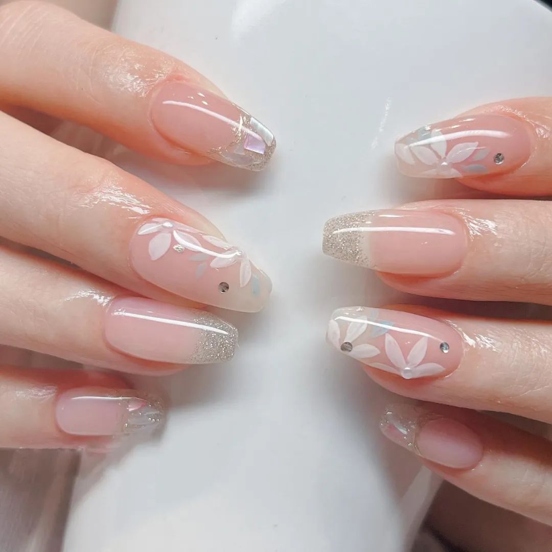 非常有質(zhì)感的新婚美甲，最近要結(jié)婚的準(zhǔn)新娘們看過(guò)來(lái)