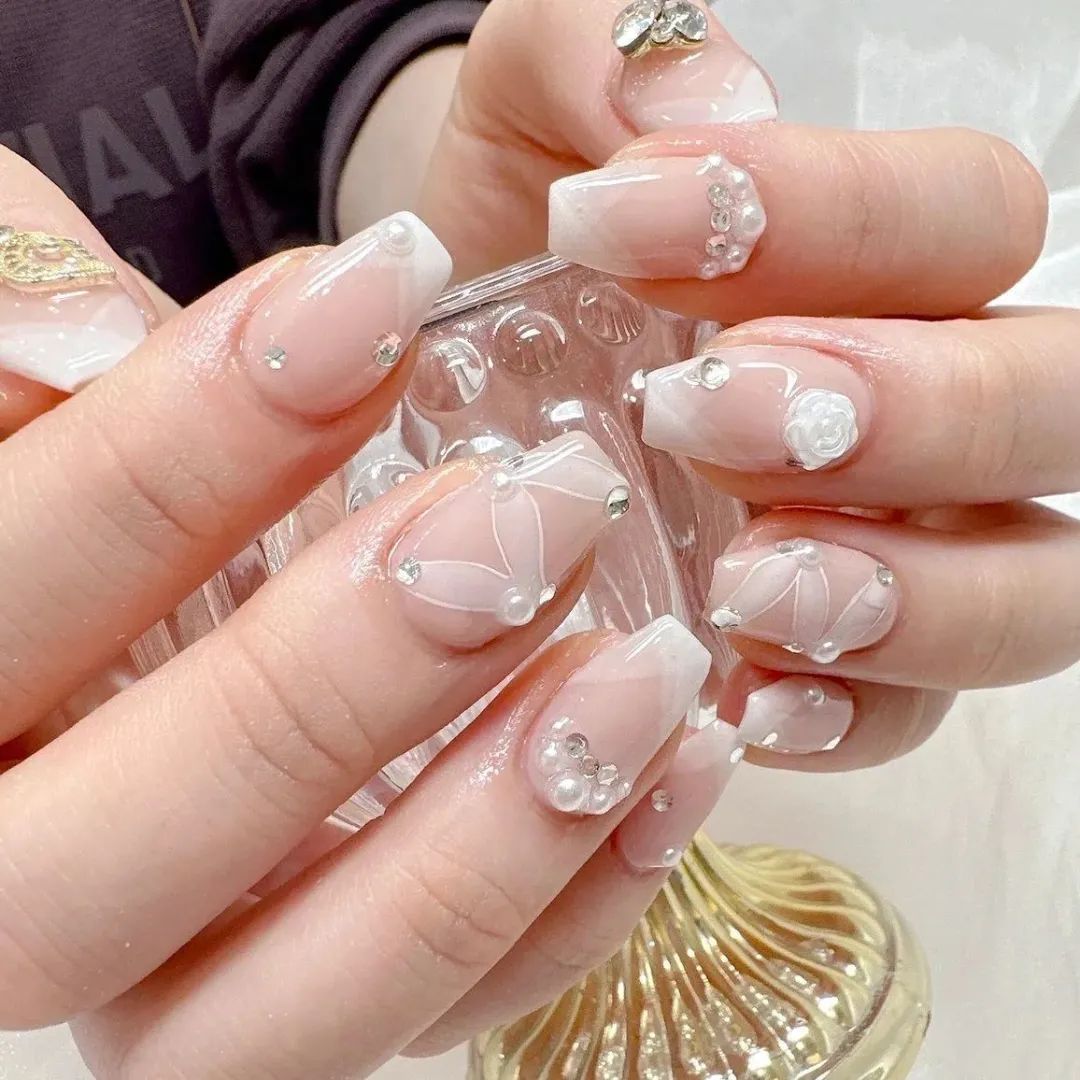 非常有質(zhì)感的新婚美甲，最近要結(jié)婚的準(zhǔn)新娘們看過(guò)來(lái)