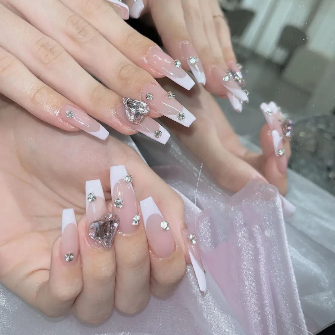 非常有質(zhì)感的新婚美甲，最近要結(jié)婚的準(zhǔn)新娘們看過(guò)來(lái)