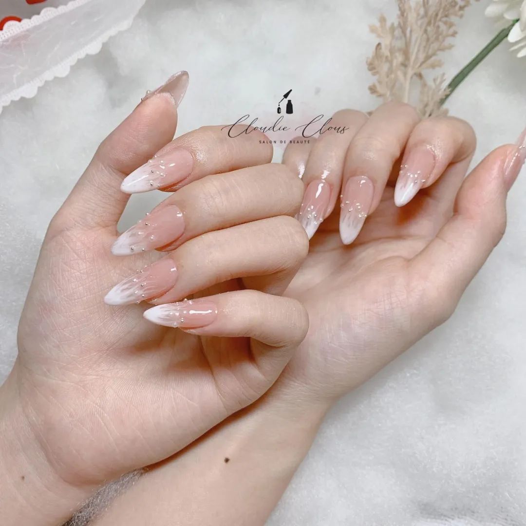 非常有質(zhì)感的新婚美甲，最近要結(jié)婚的準(zhǔn)新娘們看過(guò)來(lái)